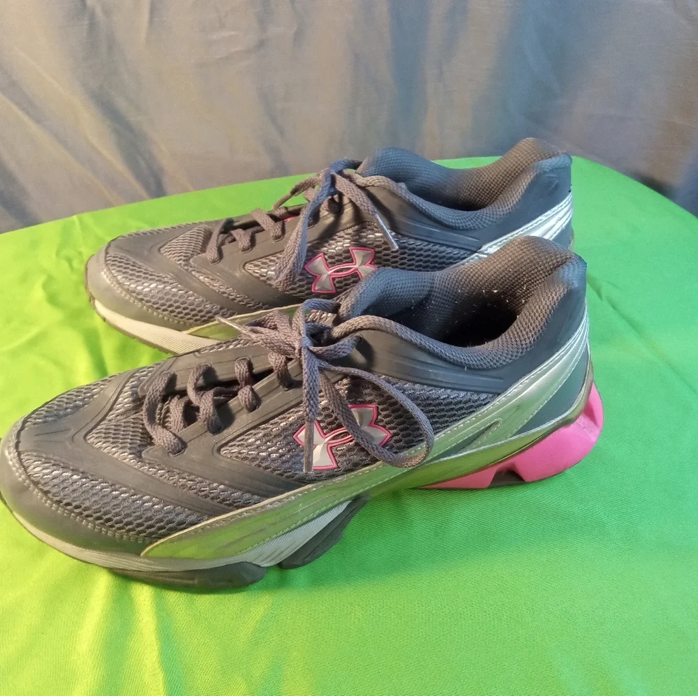 Underarmor Grey And Pink Athletic Running Shoes
